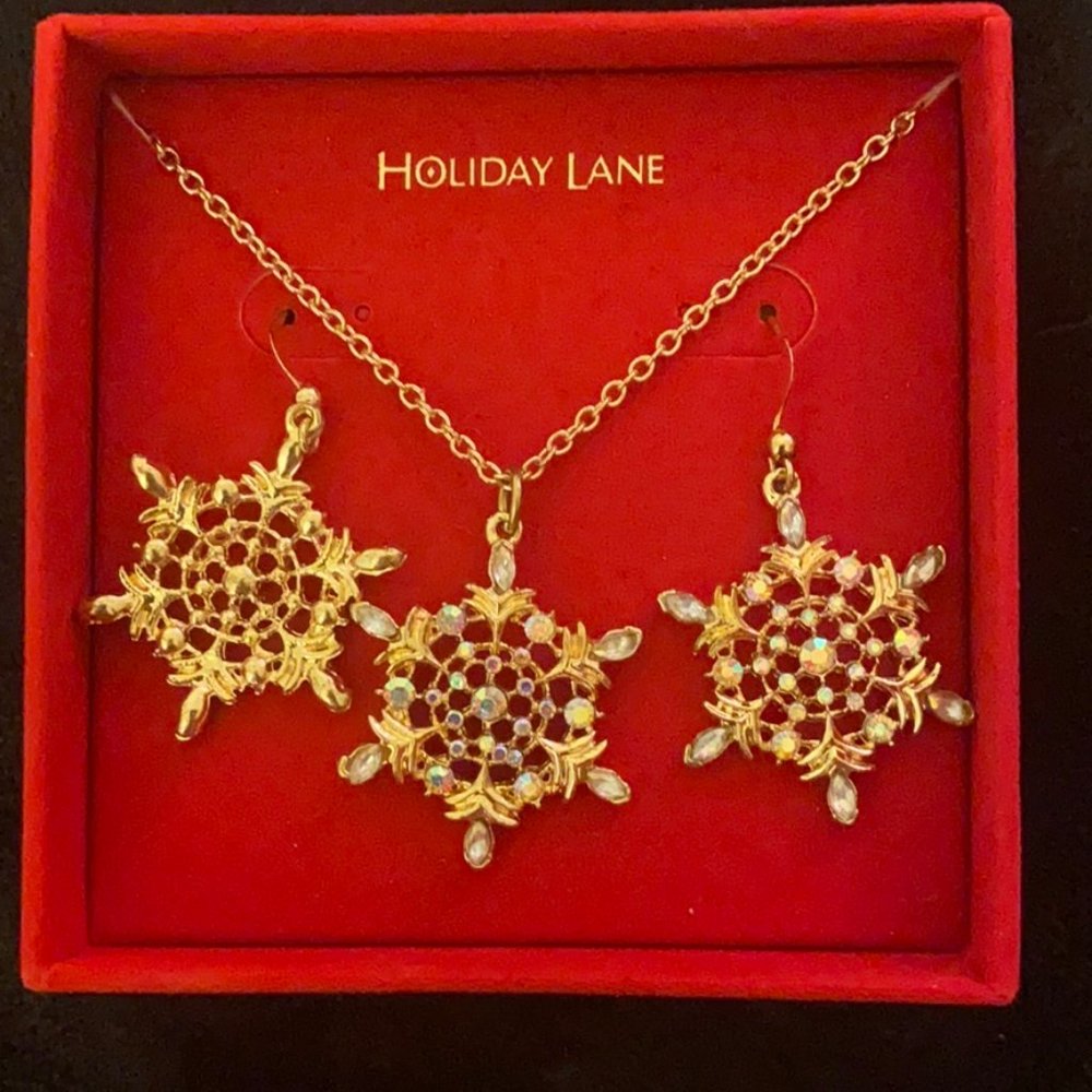 Snowflake necklace set